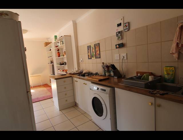 2 BEDROOM APARTMENT BLOCK TO LET IN KLEINMOND CENTRAL